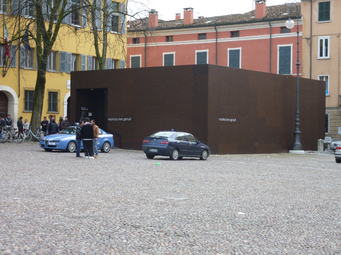 Fig.3 Contenitore museale di Piazza Sordello